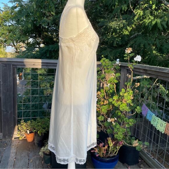 Vintage Lace Slip Satiny White Japanese Lace - Picture 6 of 8